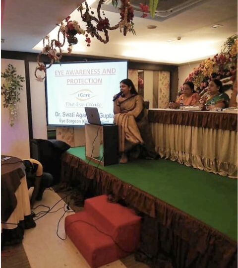 Dr. Swati consulting underprivileged patients